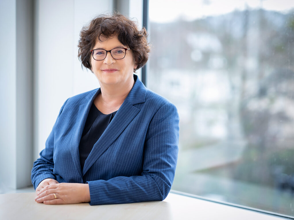 web_Porträt_Sabine Riewenherm